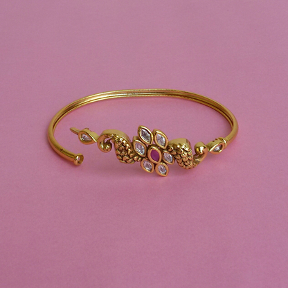 Elegant single bangle bracelet