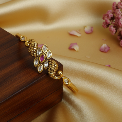 Elegant single bangle bracelet