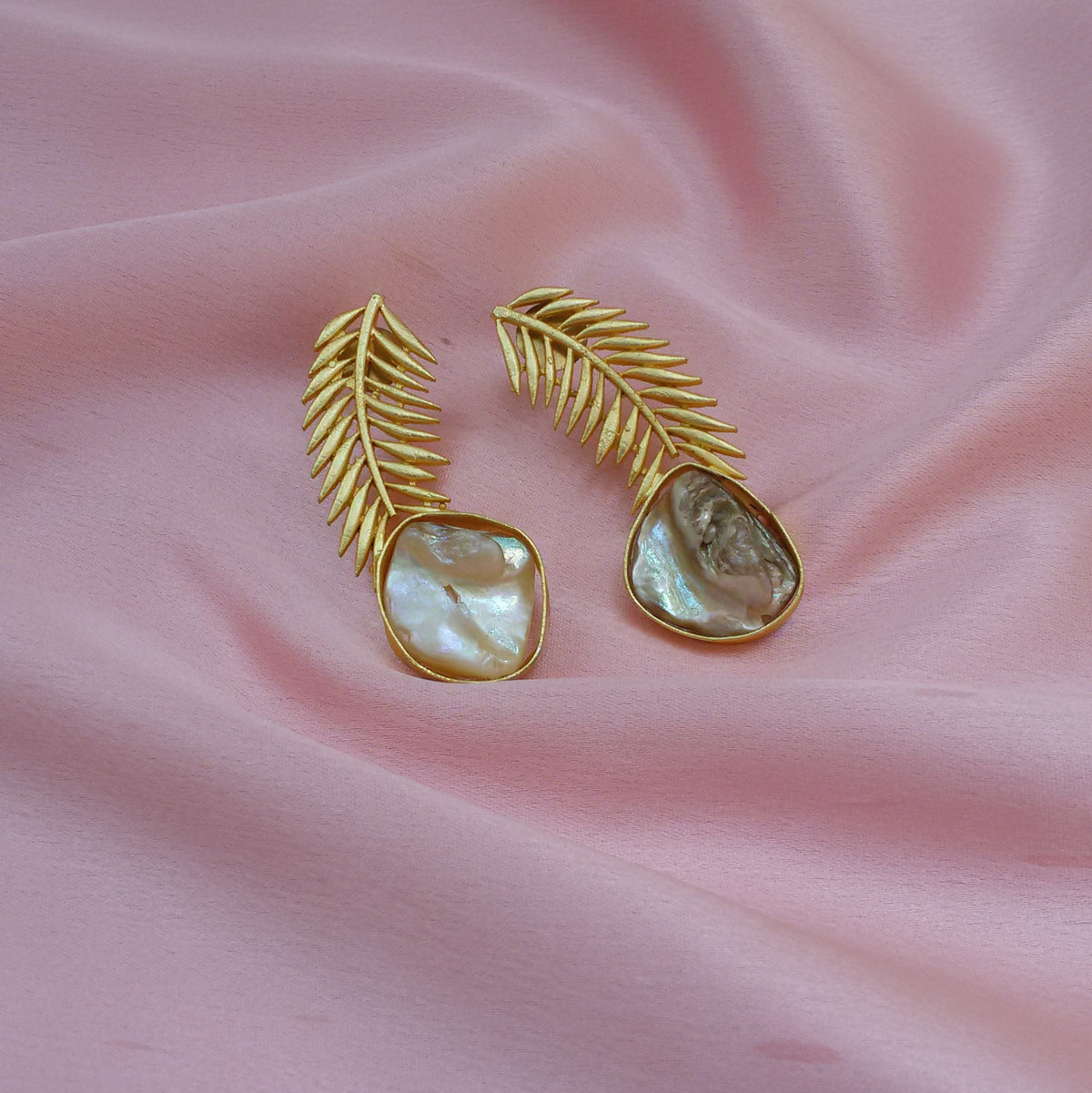 Heera Pearl earrings