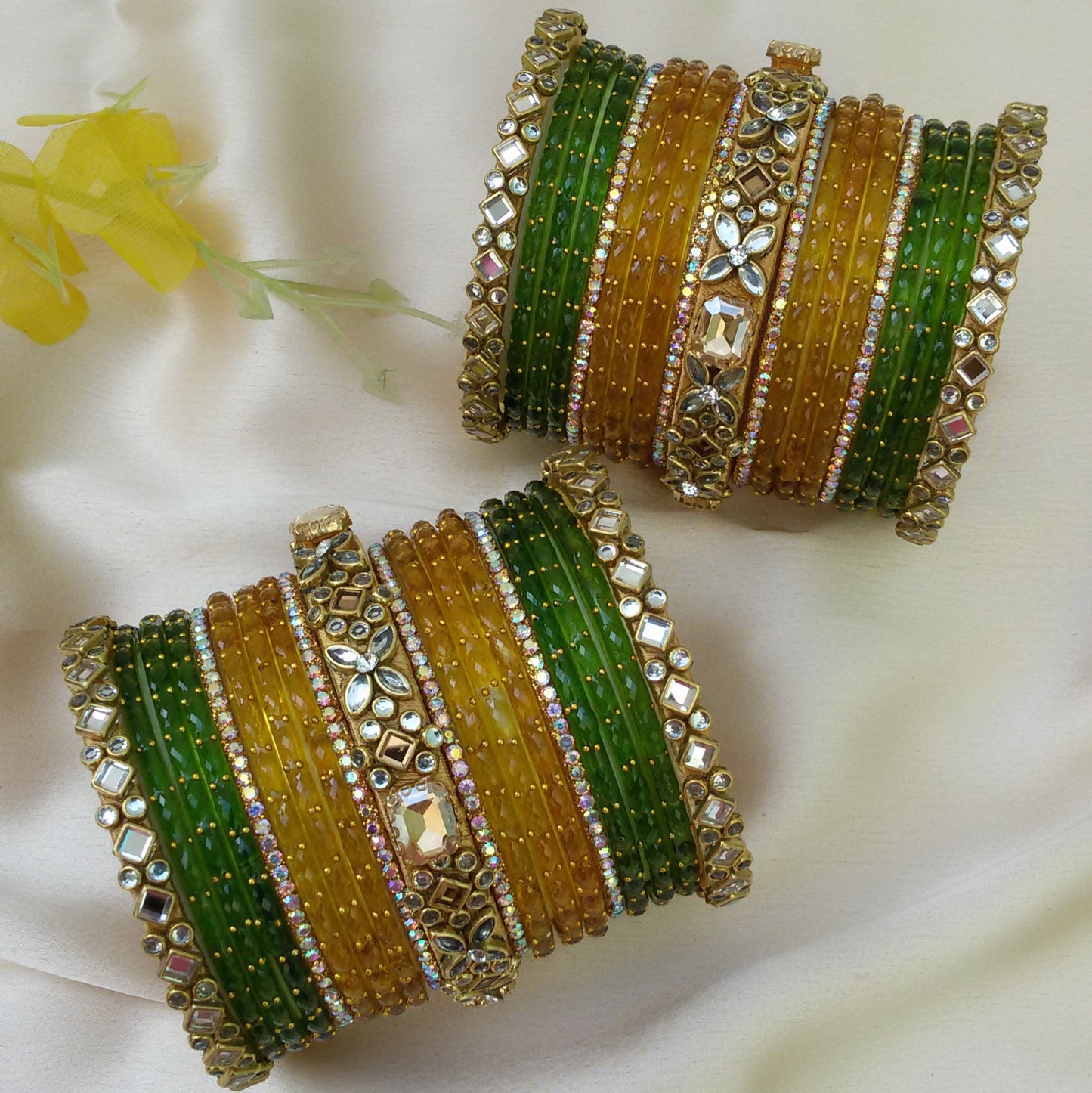 Yellow green glass bangle set