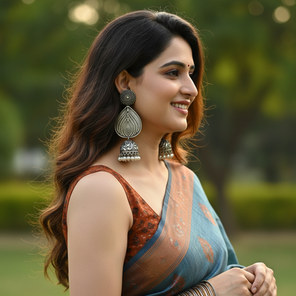 Jaanki stud earrings